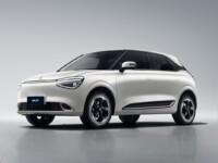 DFM chega oficialmente ao Brasil com hatch e SUV 100% elétricos