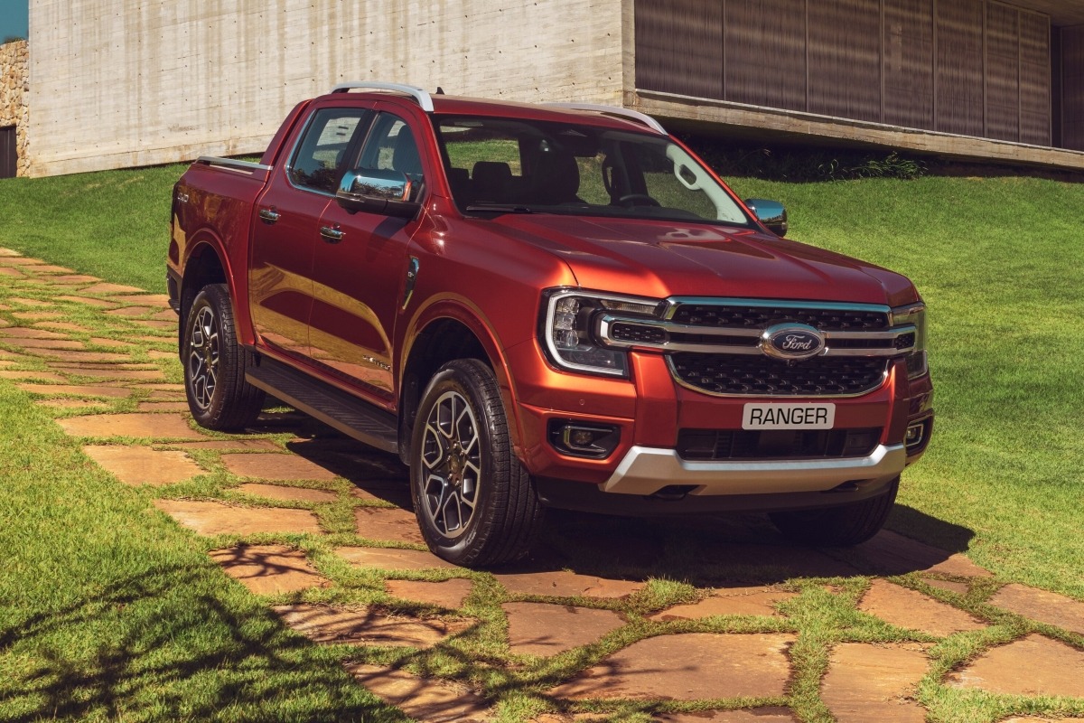 Ford Ranger toma liderança da Hilux no Brasil, mas terá produção reduzida