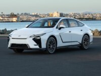 Lexus ES híbrido entra em pré-venda por R$ 399.990