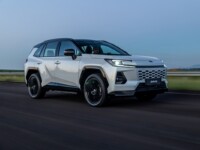 Novo Toyota RAV4 híbrido plug-in chega ao Brasil por R$ 399.990