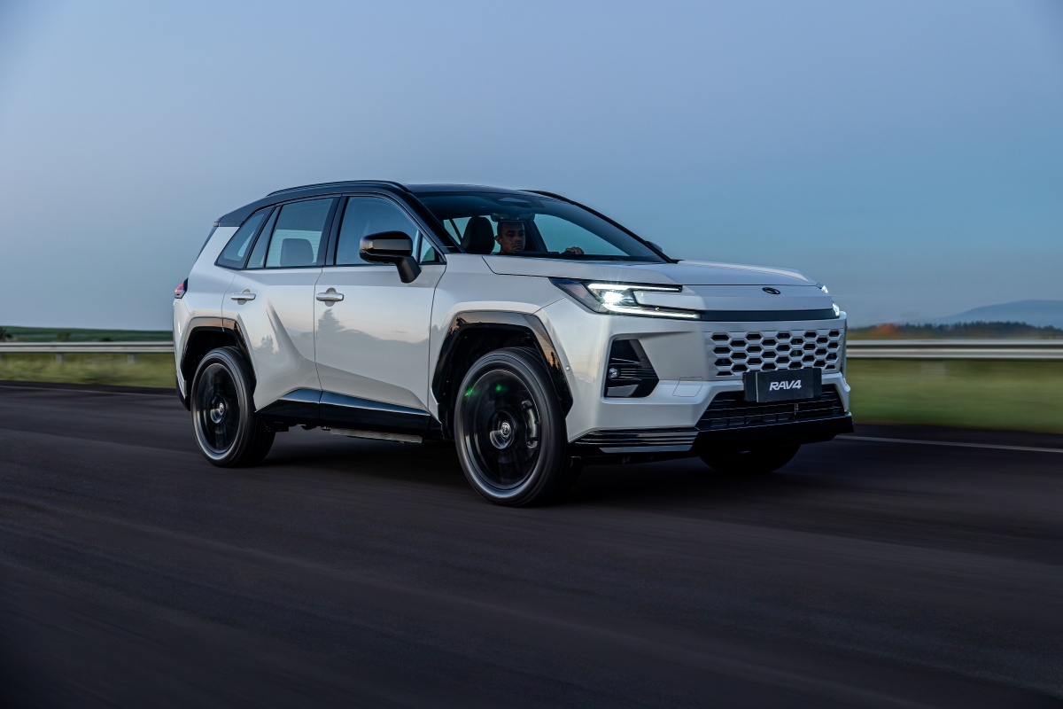 Novo Toyota RAV4 híbrido plug-in chega ao Brasil por R$ 399.990