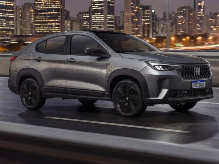 Fiat Fastback reorganiza gama na linha 2027 perdendo e ganhando versões