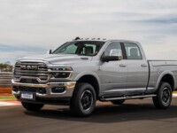 Ram 1500 e 2500 e Jeep Wrangler são chamados para recall na exibição da câmera de ré