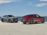BMW iX4 faz sua estreia como primeiro coupé da era Neue Klasse